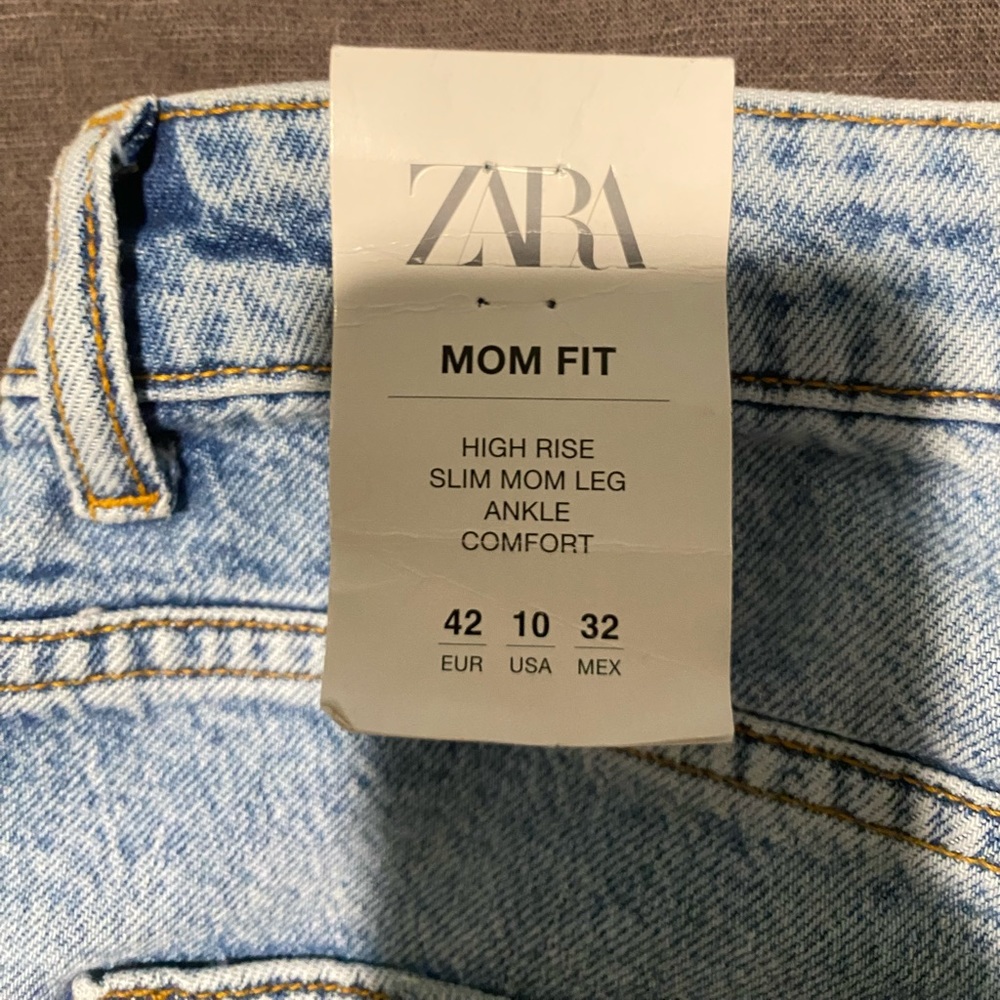 ZARA Mom Fit Jeans